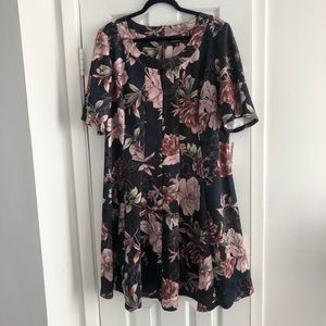 NWT Roz & Ali floral dress - plus size 24